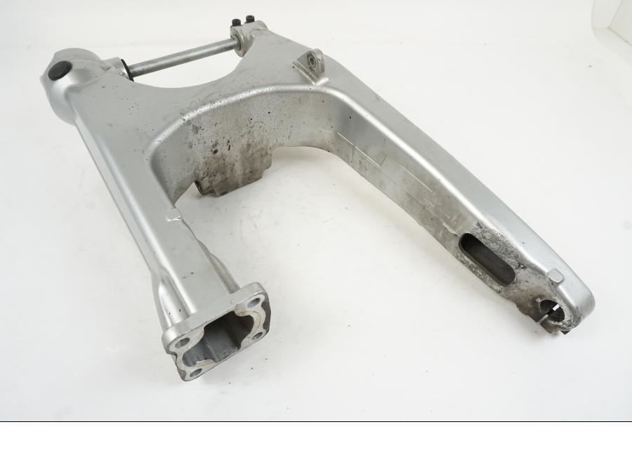 Baksidan på Sving från en Yamaha BT 1100 -2003 motorcykel.