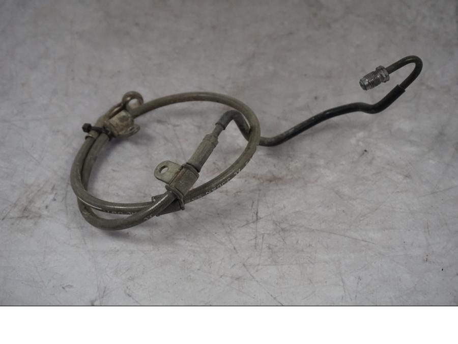 Baksidan på Bromsledning från en Triumph Tiger Explorer -2016 motorcykel.