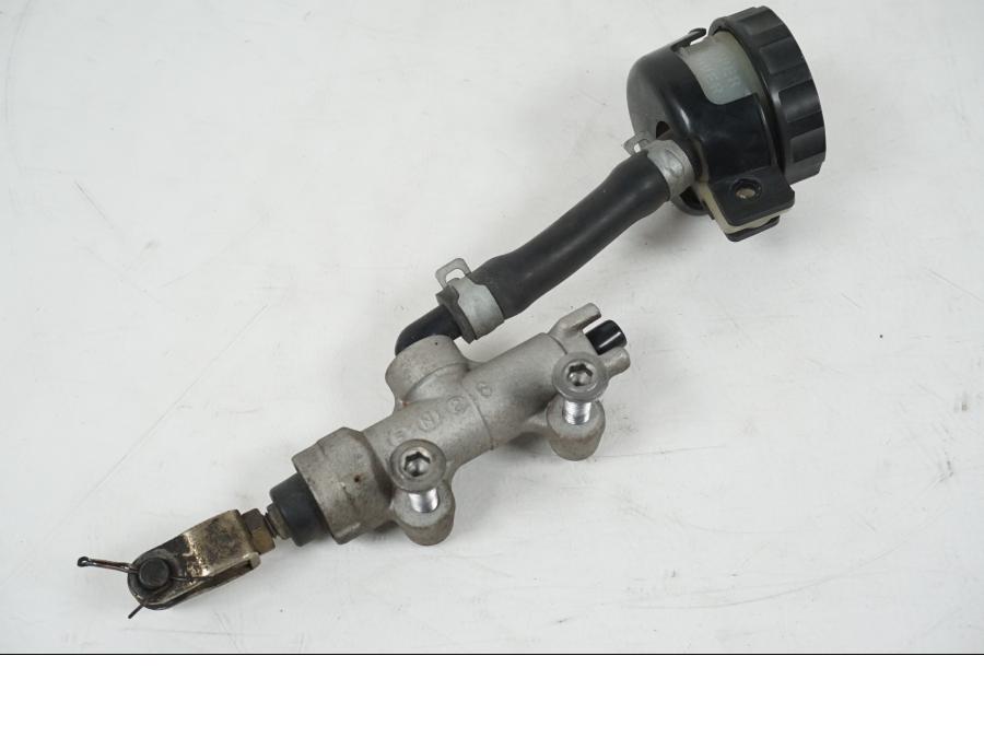 Framsidan på Bromshuvudcylinder från en Kawasaki Z 750 -2006 motorcykel.