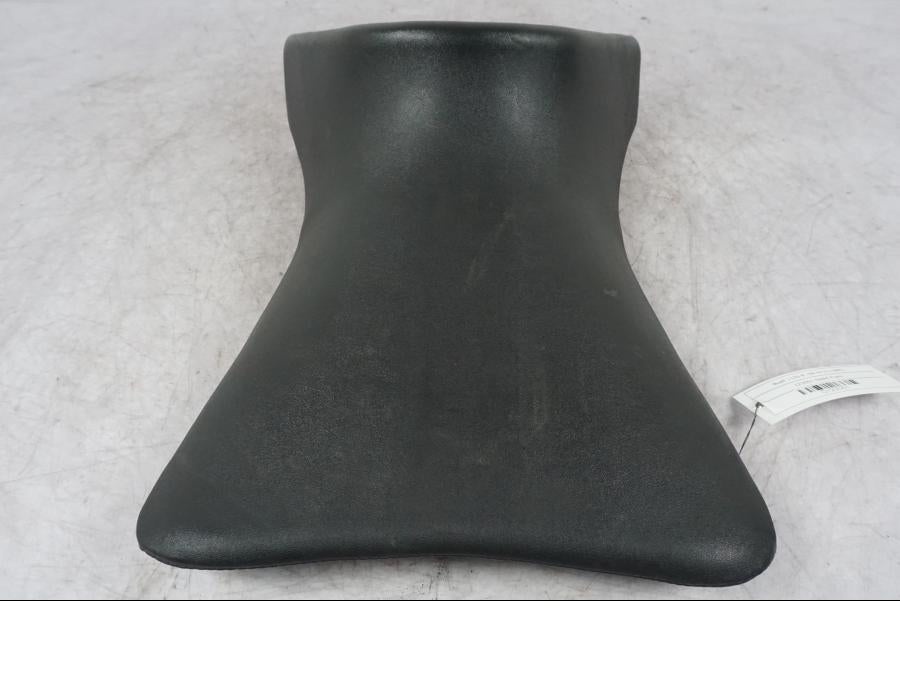 Baksidan på Sadel från en Buell 1125 R -2008 motorcykel.