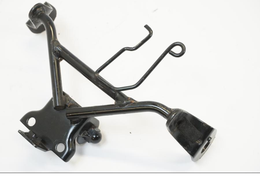 Baksidan på Strålkastarfäste från en Yamaha XV 535 -1995 motorcykel.