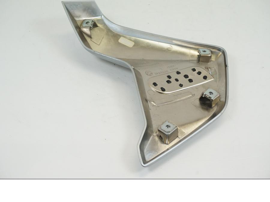 Höger sida på Kylarvinge från en BMW R 1200 GS -2018 motorcykel.