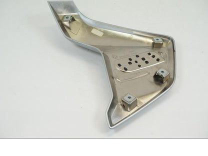 Höger sida på Kylarvinge från en BMW R 1200 GS -2018 motorcykel.