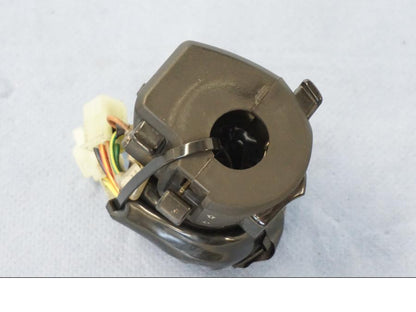 Extrabild1 på Styrelreglage från en Yamaha X-Max 250 -2016 scooter.