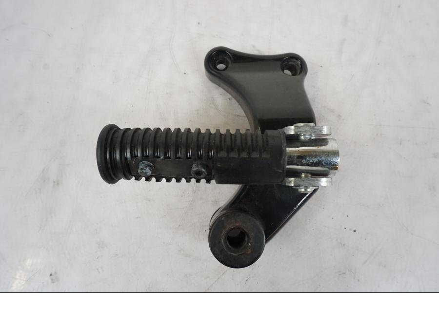 Framsidan på Fotpinne från en Kawasaki VN 1500 -2003 motorcykel.