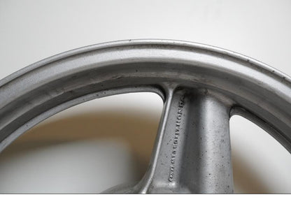 Extrabild6 på Fälg från en Honda CBR 1000 F -1987 motorcykel.