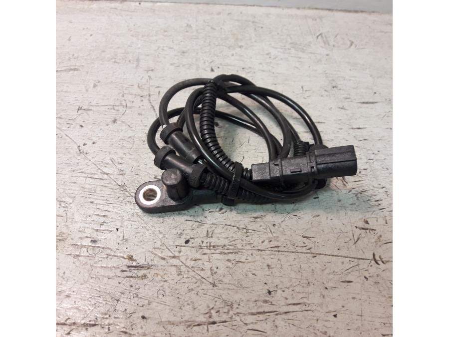 Framsidan på ABS givare från en Honda ADV 750 -2017 motorcykel.