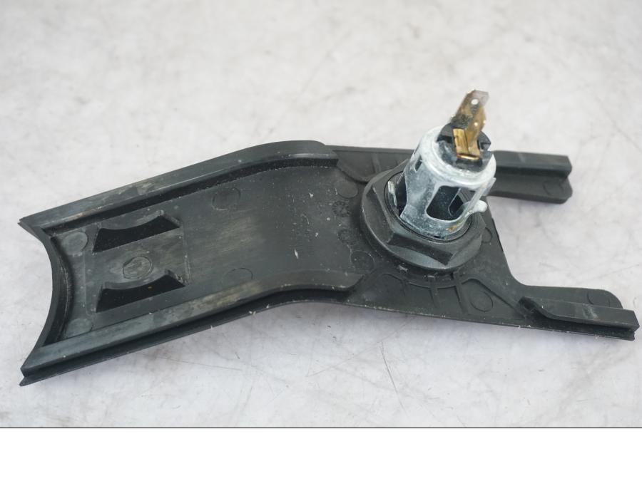 Höger sida på Instrumentpanelkåpa från en KTM 1290 Super Adventure S -2022 motorcykel.