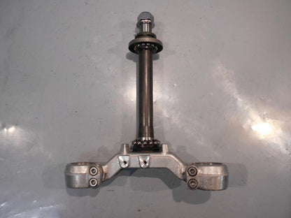 Framsidan på Gaffelkrona från en Yamaha TRX 850 -1996 motorcykel.