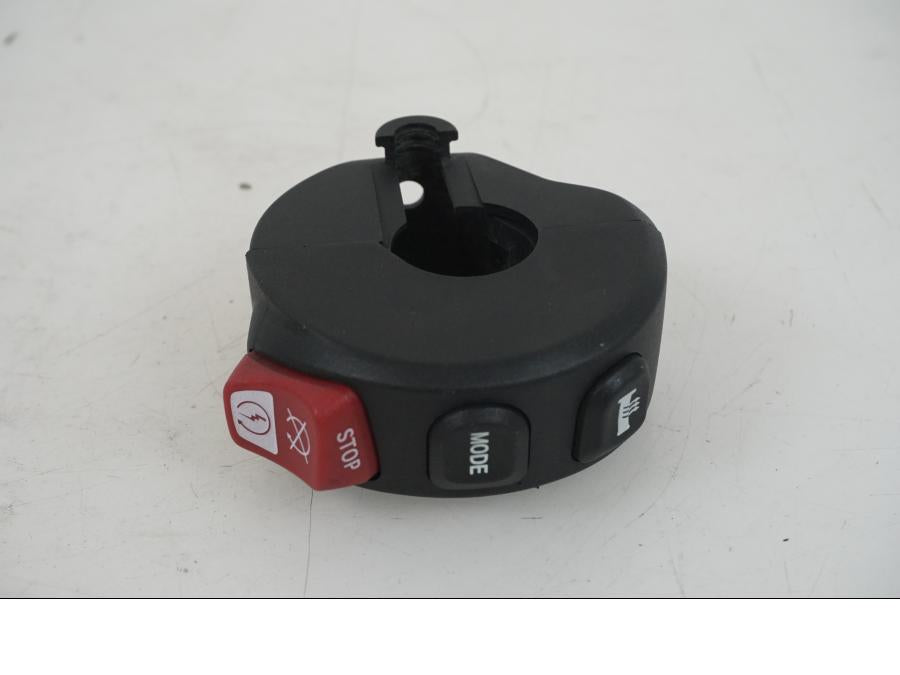 Framsidan på Styrelreglage från en BMW F 750 GS -2019 motorcykel.