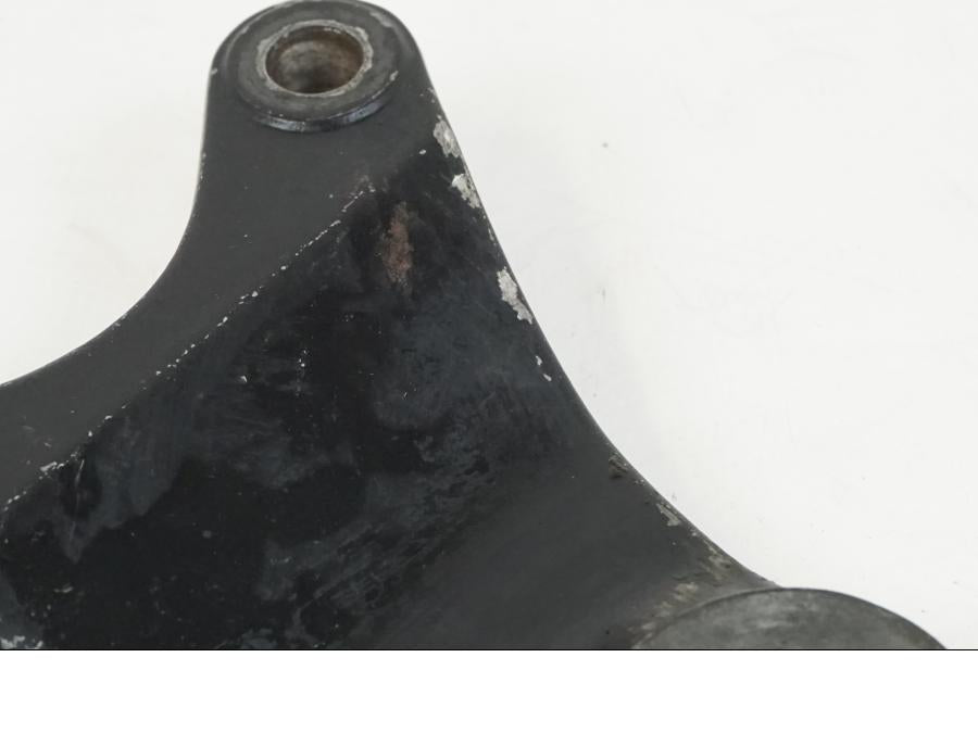 Vänster sida på Bromsoksfäste från en Suzuki GS 1000 -1978 motorcykel.