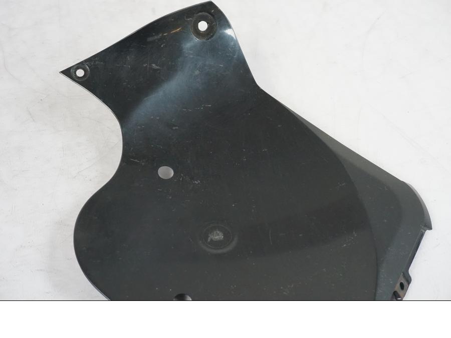 Höger sida på Toppkåpsinsida från en Suzuki GSX-R 750 -2006 motorcykel.