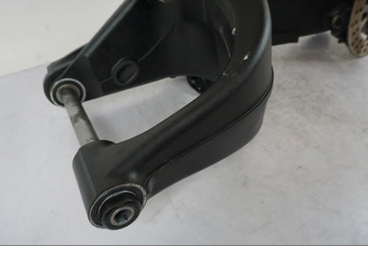 Extrabild5 på Sving från en KTM 1290 Super Duke R -2021 motorcykel.