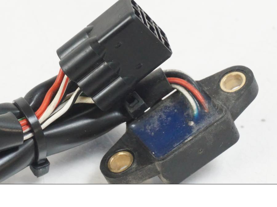 Vänster sida på Växelindikator från en KTM 1290 Super Duke R -2022 motorcykel.