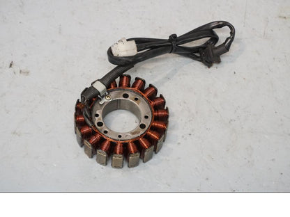 Baksidan på Generator från en Kawasaki VN 800 -2001 motorcykel.