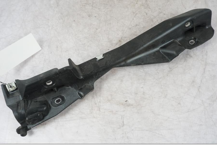 Framsidan på Sidoväskhållare från en BMW K 1600 GTL -2015 motorcykel.