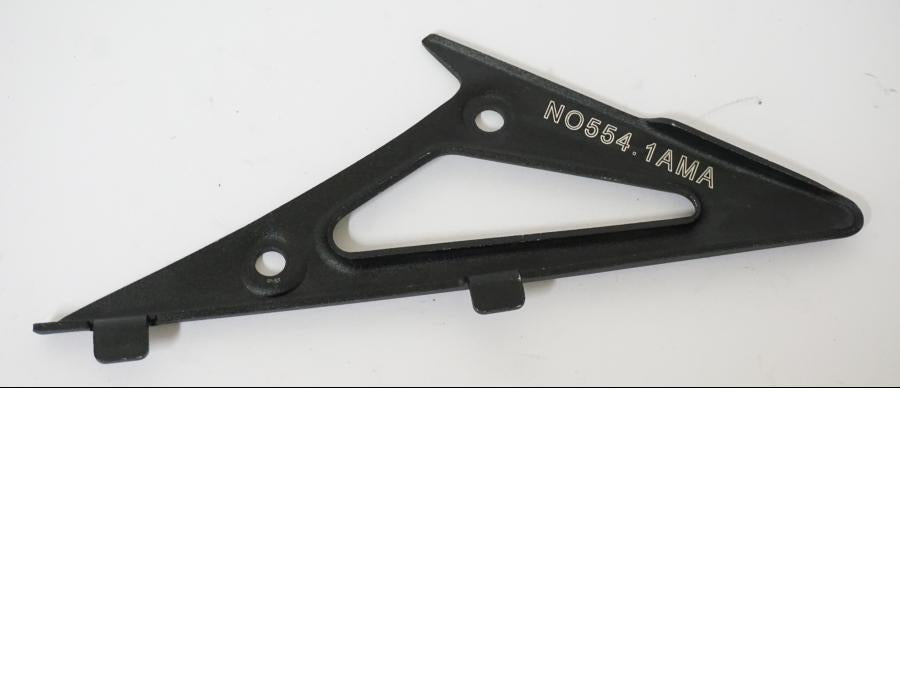 Baksidan på Fotpinnehälskydd från en Buell 1125 CR -2009 motorcykel.