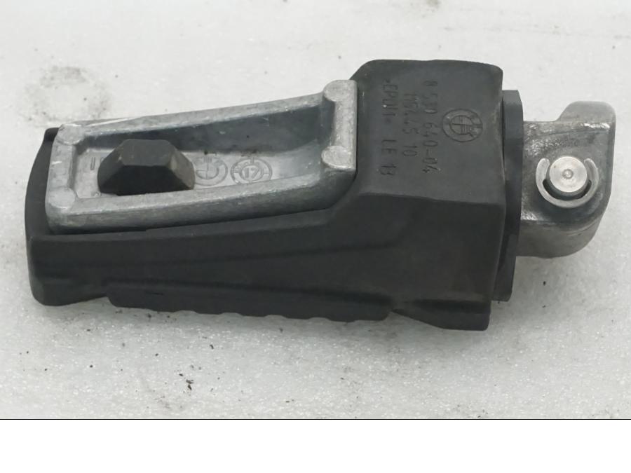 Baksidan på Fotpinne från en BMW R 1200 GSA -2017 motorcykel.