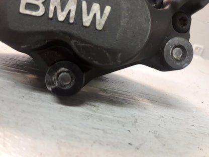 Baksidan på Bromsok från en BMW R 1150 GS -2003 motorcykel.