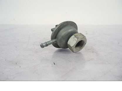 Baksidan på Bensinkran från en Honda CBR 125 R -2006 motorcykel.