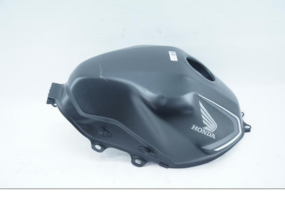 Framsidan på Bensintank från en Honda CB 500 F -2019 motorcykel.