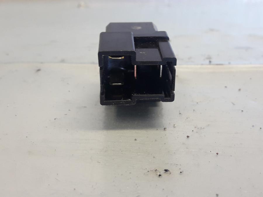 Baksidan på Relä från en Yamaha MT 125 -2017 motorcykel.