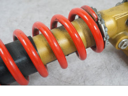 Vänster sida på Stötdämpare från en Kawasaki ZX-6R -2006 motorcykel.