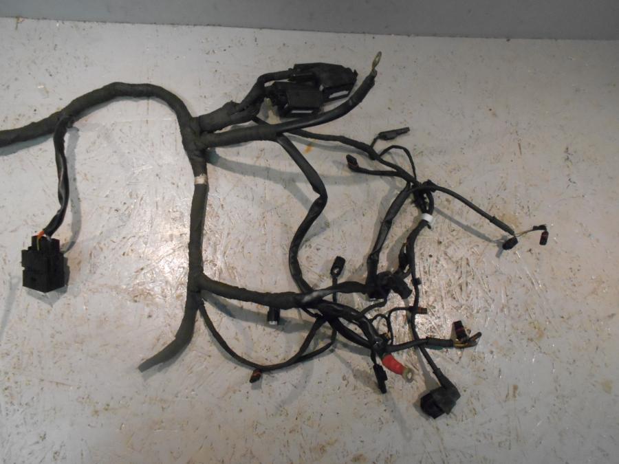 Höger sida på Kabelstam från en BMW K 1300 R -2009 motorcykel.