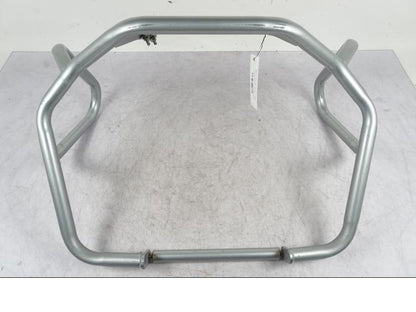 Framsidan på Motorskyddsbåge från en BMW R 1200 GS -2005 motorcykel.