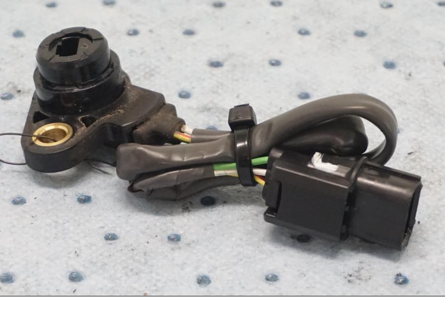 Framsidan på Växellådsgivare från en Kawasaki Z 650 ABS -2020 motorcykel.