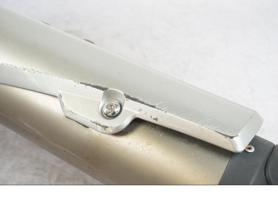 Höger sida på Ljuddämpare från en Yamaha XT 660 R -2007 motorcykel.