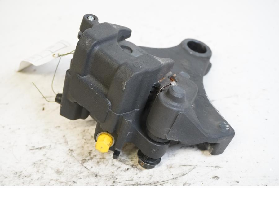 Vänster sida på Bromsok från en Triumph Daytona 675 -2009 motorcykel.