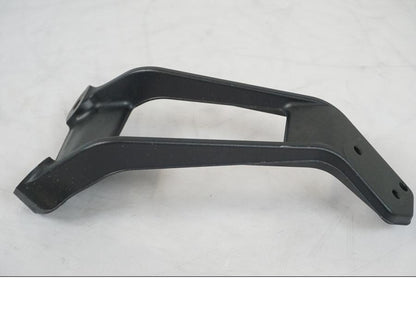 Höger sida på Fotpinnefäste från en KTM 1290 Super Duke R -2018 motorcykel.