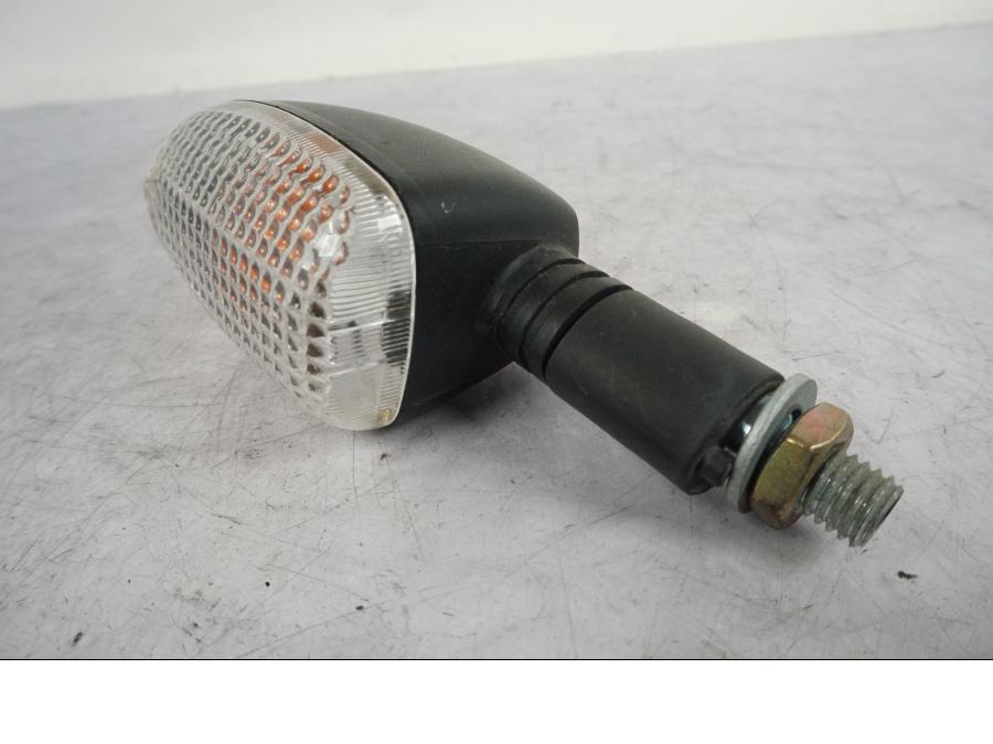 Baksidan på Blinkers från en BMW R 850 R -2004 motorcykel.