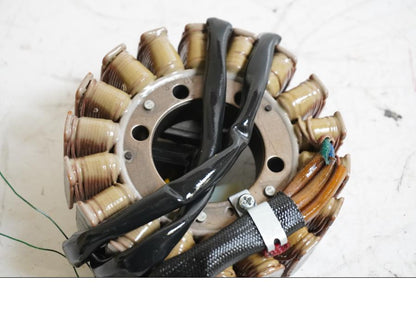 Baksidan på Generator från en Honda CB 600 Hornet -2005 motorcykel.