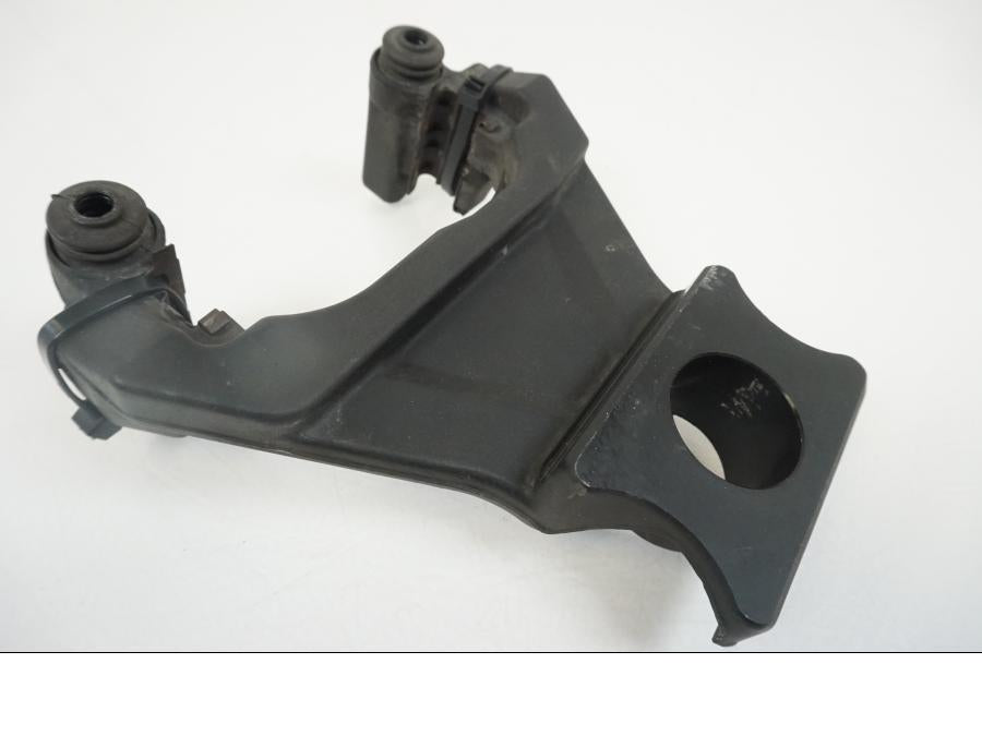 Vänster sida på Bromsoksfäste från en Yamaha YZF 1000 R1 -2002 motorcykel.