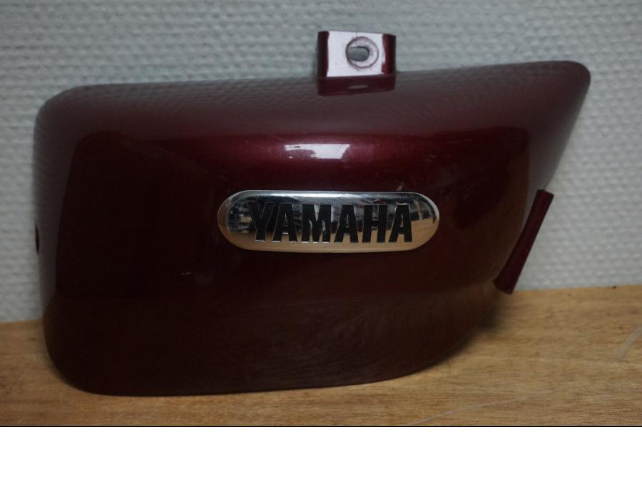 Framsidan på Sidopanel från en Yamaha XV 535 -1999 motorcykel.