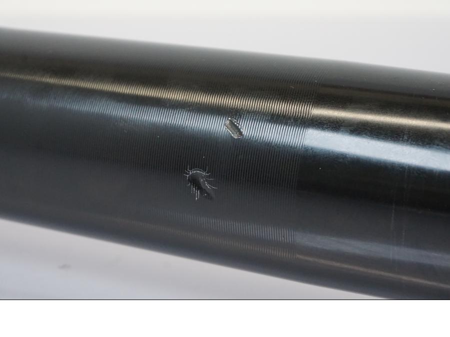 Extrabild6 på Gaffelben från en Triumph Trident -2021 motorcykel.