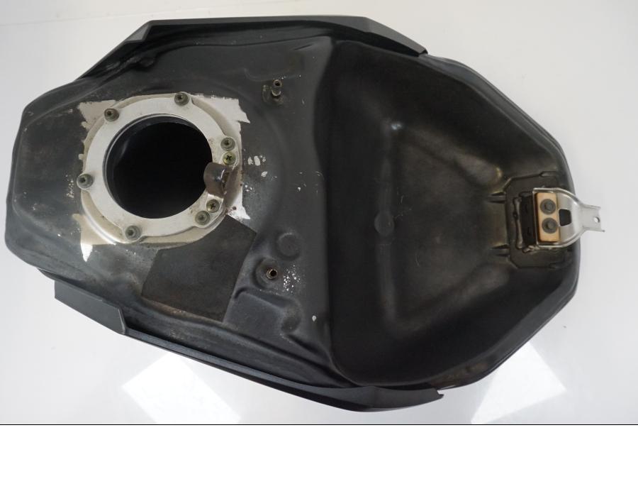 Snett uppifrån på Bensintank från en Yamaha YZF 1000 R1 -2002 motorcykel.