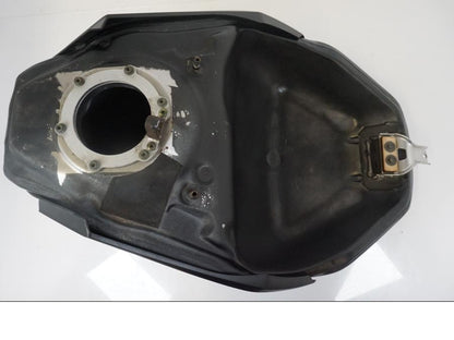 Snett uppifrån på Bensintank från en Yamaha YZF 1000 R1 -2002 motorcykel.