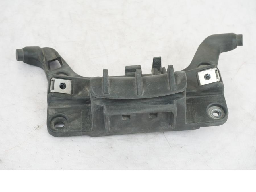 Vänster sida på Sadelfäste från en Triumph Tiger Explorer -2013 motorcykel.