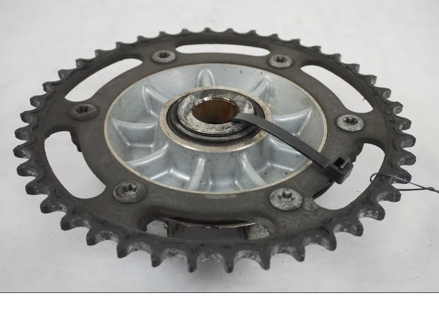 Baksidan på Drevfäste från en Husqvarna 701 SUPERMOTO ABS -2016 motorcykel.