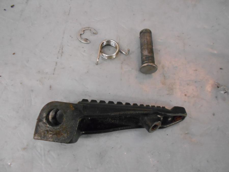 Baksidan på Fotpinne från en Kawasaki Z 1000 -2019 motorcykel.