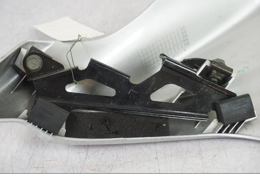 Extrabild1 på Strålkastarkåpa från en Kawasaki ER-6N -2007 motorcykel.