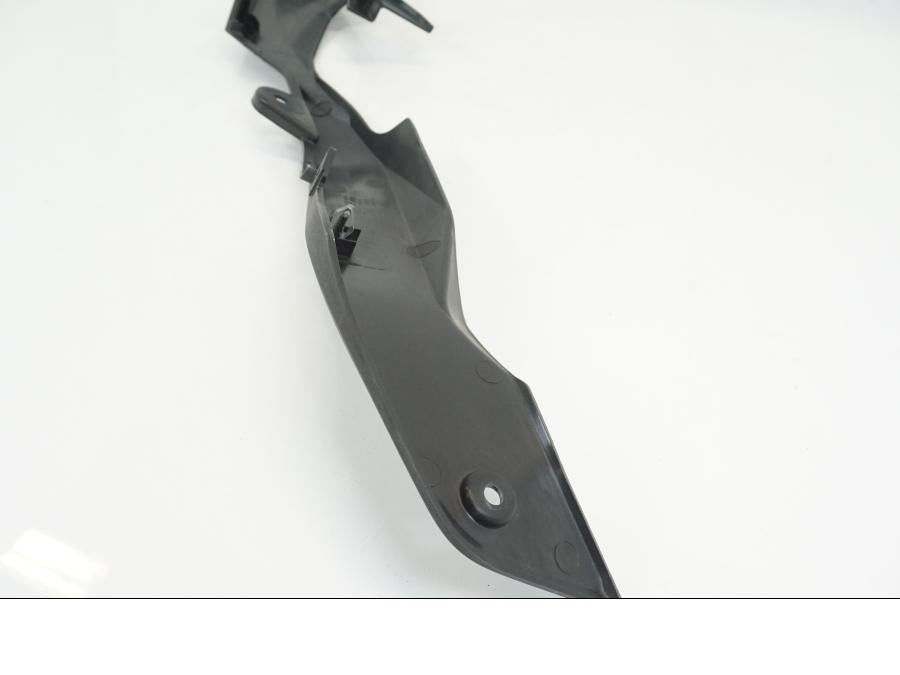 Vänster sida på Sidopanel från en BMW S 1000 XR -2019 motorcykel.