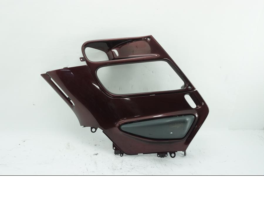 Framsidan på Sidkåpa från en Honda ST 1100 -1999 motorcykel.