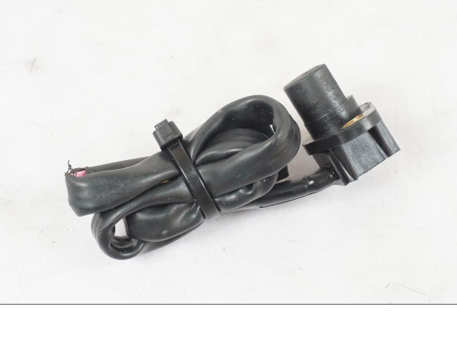 Höger sida på Hastighetsgivare från en Kawasaki ZX-6R -2011 motorcykel.