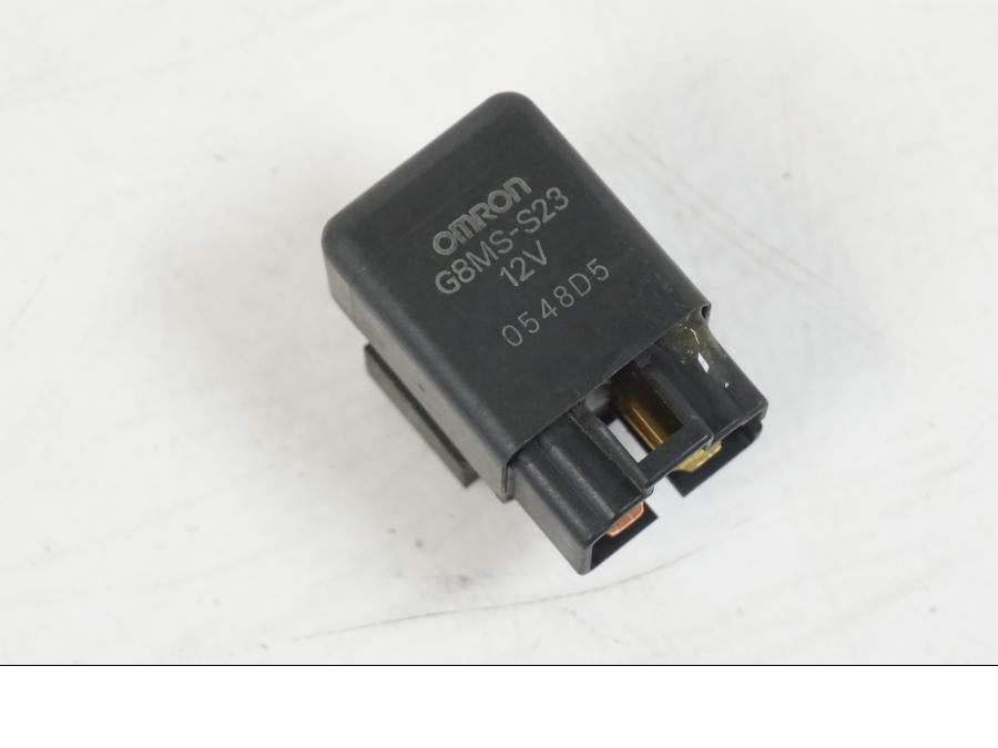 Framsidan på Relä från en Suzuki VZR 1800 -2009 motorcykel.