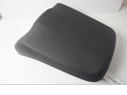 Baksidan på Sadel från en Triumph Tiger -2012 motorcykel.