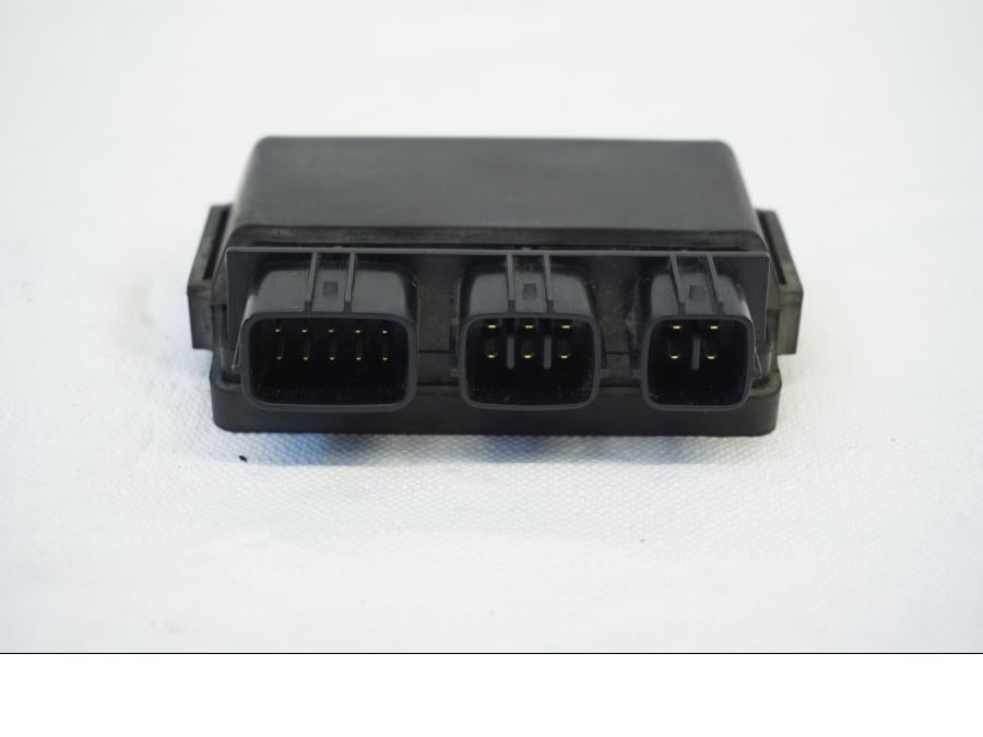 Baksidan på Reläbox från en Kawasaki VN 900 -2006 motorcykel.